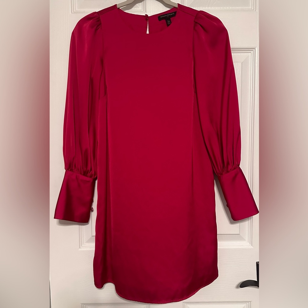 New beautiful silk mini dress, elegant and sexy really classy
